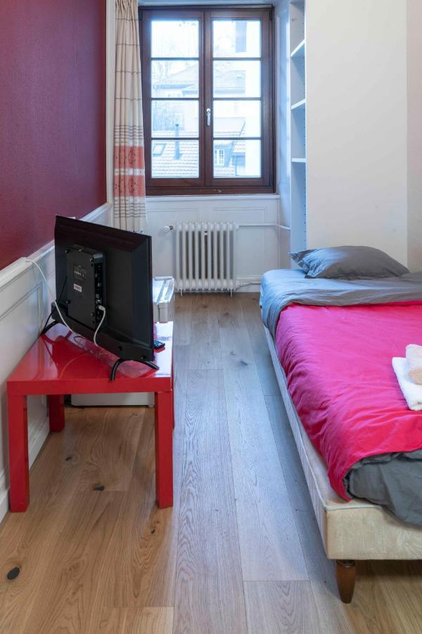 Hotel Du Cheval-Blanc La Chaux De Fonds ภายนอก รูปภาพ